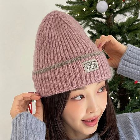 Dongdaemum Women’s Clothing Accessories, a testament to the elegance and quality of wholesale Korean fashion.