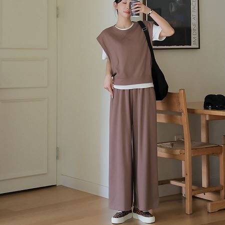 Dongdaemum Women’s One-Pieces, a testament to the elegance and quality of wholesale Korean fashion.