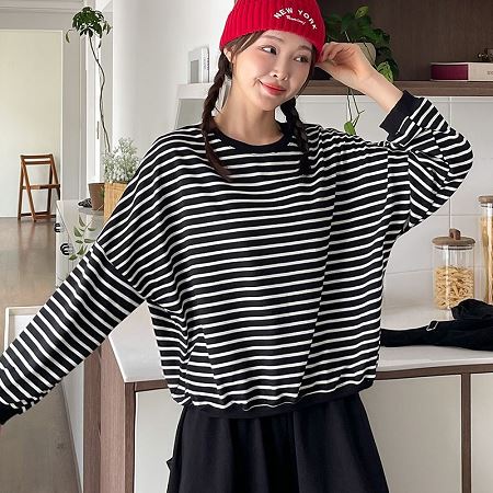 Dongdaemum Women’s Shirts, Tops & T-Shirts, a testament to the elegance and quality of wholesale Korean fashion.