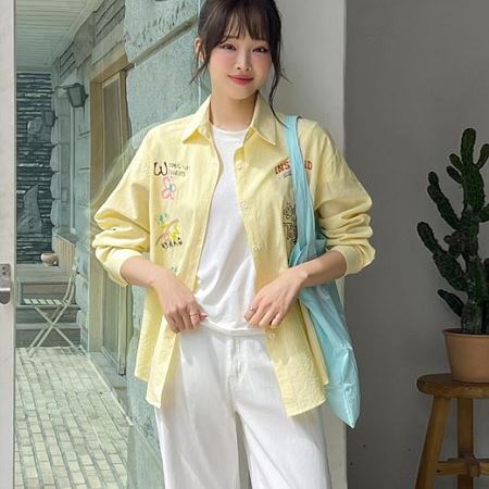 Dongdaemum Women’s Shirts, Tops & T-Shirts, a testament to the elegance and quality of wholesale Korean fashion.