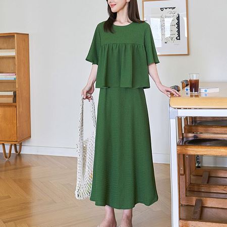 Dongdaemum Women’s One-Pieces, a testament to the elegance and quality of wholesale Korean fashion.