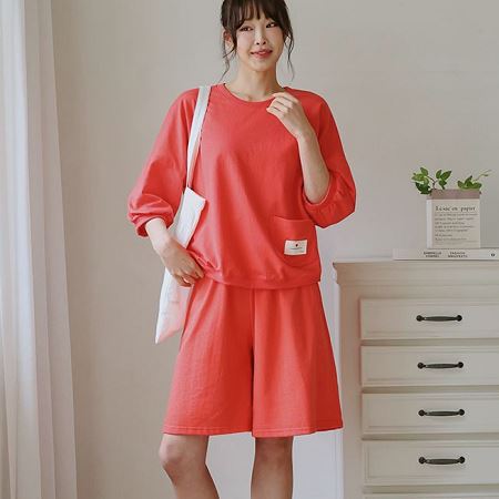 Dongdaemum Women’s One-Pieces, a testament to the elegance and quality of wholesale Korean fashion.