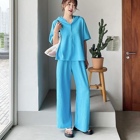 Dongdaemum Women’s One-Pieces, a testament to the elegance and quality of wholesale Korean fashion.