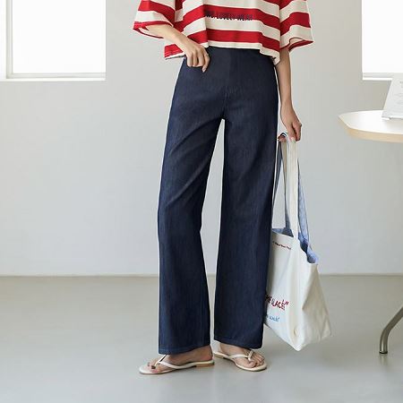 Dongdaemum Women’s Pants, a testament to the elegance and quality of wholesale Korean fashion.