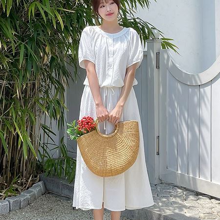 Dongdaemum Women’s One-Pieces, a testament to the elegance and quality of wholesale Korean fashion.