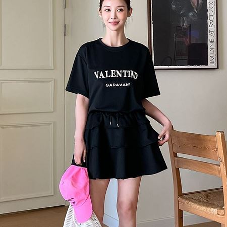 Dongdaemum Women’s One-Pieces, a testament to the elegance and quality of wholesale Korean fashion.