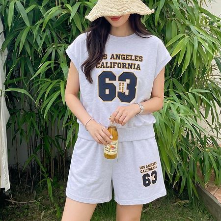 Dongdaemum Women’s One-Pieces, a testament to the elegance and quality of wholesale Korean fashion.