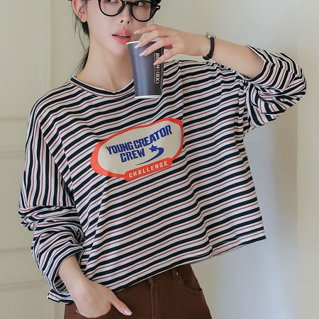 Dongdaemum Women’s Shirts, Tops & T-Shirts, a testament to the elegance and quality of wholesale Korean fashion.