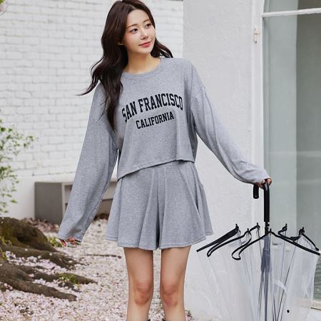 Dongdaemum Women’s One-Pieces, a testament to the elegance and quality of wholesale Korean fashion.
