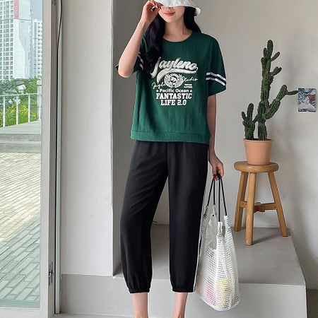 Dongdaemum Women’s One-Pieces, a testament to the elegance and quality of wholesale Korean fashion.