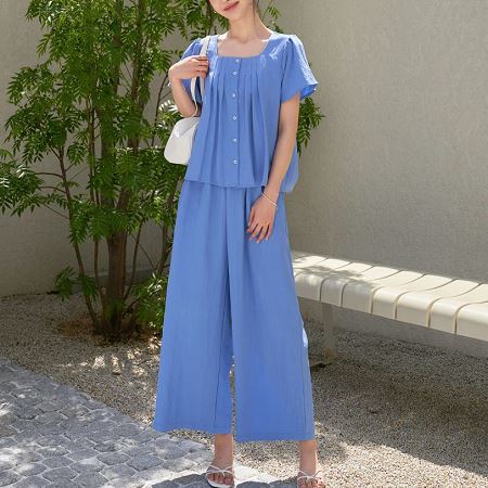 Dongdaemum Women’s One-Pieces, a testament to the elegance and quality of wholesale Korean fashion.