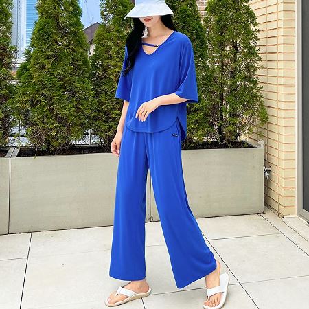 Dongdaemum Women’s One-Pieces, a testament to the elegance and quality of wholesale Korean fashion.