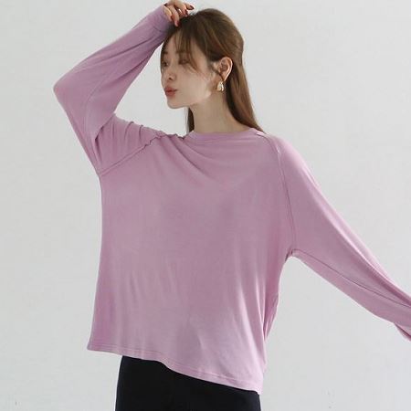 Dongdaemum Women’s Shirts, Tops & T-Shirts, a testament to the elegance and quality of wholesale Korean fashion.