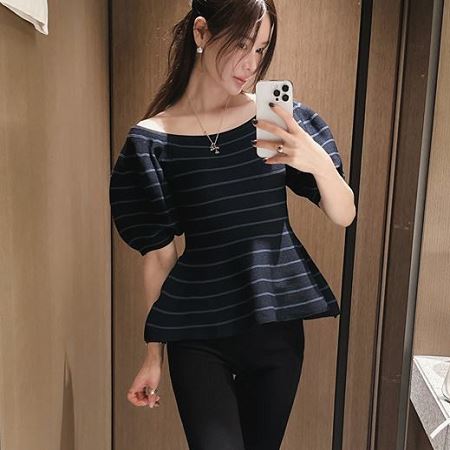 Dongdaemum Women’s Shirts, Tops & T-Shirts, a testament to the elegance and quality of wholesale Korean fashion.