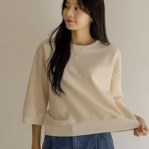 Dongdaemum Women’s Shirts, Tops & T-Shirts, a testament to the elegance and quality of wholesale Korean fashion.