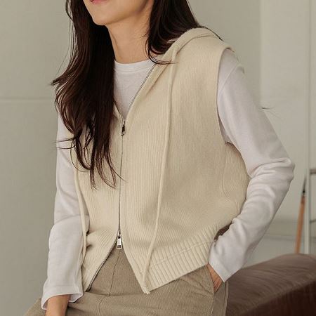 A variety of Dongdaemum Women’s Coats & Jackets, reflecting the sophistication of Korean fashion.