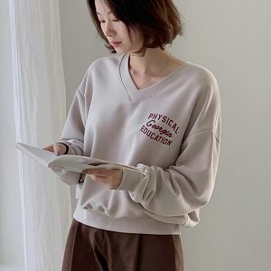 Dongdaemum Women’s Shirts, Tops & T-Shirts, a testament to the elegance and quality of wholesale Korean fashion.