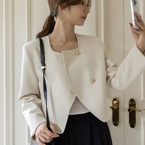 Dongdaemum Women’s Coats & Jackets, a testament to the elegance and quality of wholesale Korean fashion.