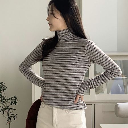 Dongdaemum Women’s Shirts, Tops & T-Shirts, a testament to the elegance and quality of wholesale Korean fashion.