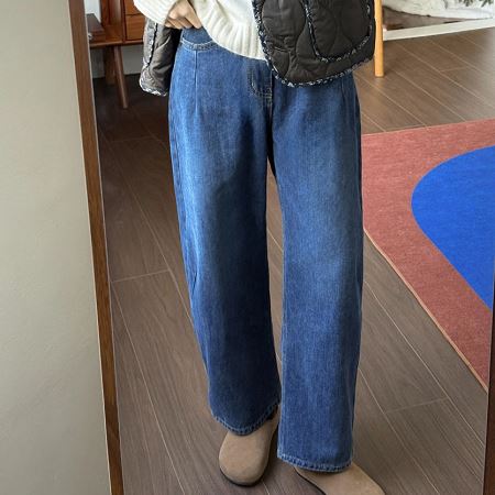 An array of Dongdaemum Women’s Pants, embodying the versatility of Korean fashion.