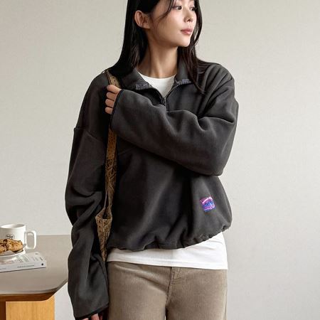 A variety of Dongdaemum Women’s Coats & Jackets, reflecting the sophistication of Korean fashion.