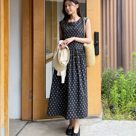 Dongdaemum Women’s Dresses, a testament to the elegance and quality of wholesale Korean fashion.