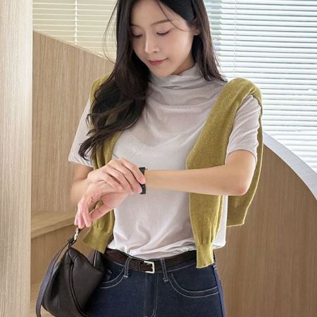 Dongdaemum Women’s Shirts, Tops & T-Shirts, a testament to the elegance and quality of wholesale Korean fashion.