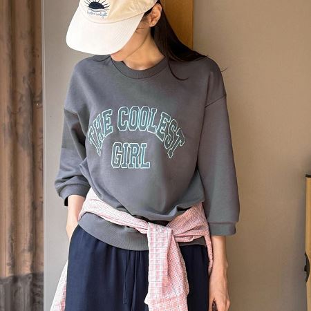 Dongdaemum Women’s Shirts, Tops & T-Shirts, a testament to the elegance and quality of wholesale Korean fashion.
