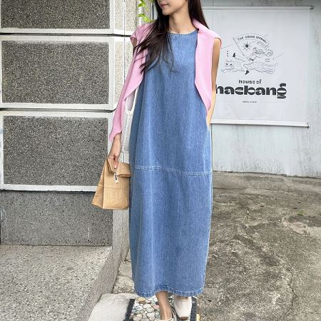 A collection of Dongdaemum Women’s Dresses, encapsulating the charm of Korean fashion.