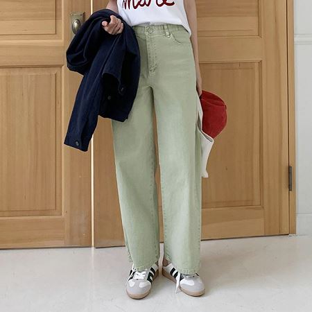 Dongdaemum Women’s Pants, a testament to the elegance and quality of wholesale Korean fashion.