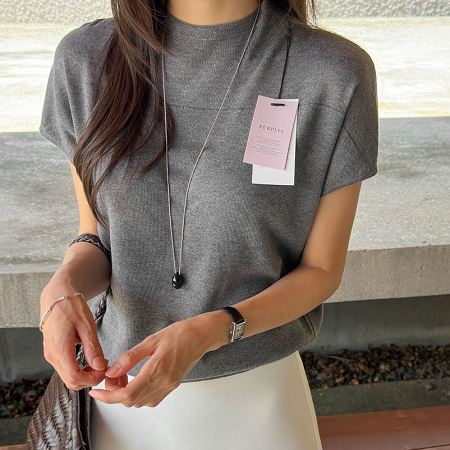 Dongdaemum Women’s Shirts, Tops & T-Shirts, a testament to the elegance and quality of wholesale Korean fashion.