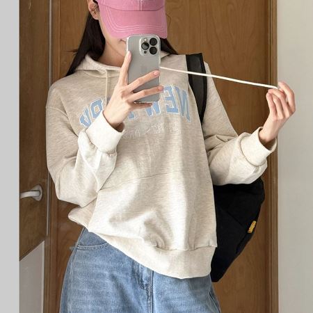 Dongdaemum Women’s Shirts, Tops & T-Shirts, a testament to the elegance and quality of wholesale Korean fashion.