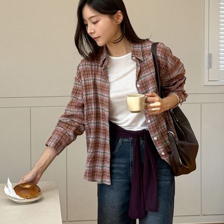 Dongdaemum Women’s Shirts, Tops & T-Shirts, a testament to the elegance and quality of wholesale Korean fashion.