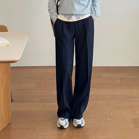 Dongdaemum Women’s Pants, a testament to the elegance and quality of wholesale Korean fashion.