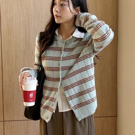 A variety of Dongdaemum Women’s Coats & Jackets, reflecting the sophistication of Korean fashion.