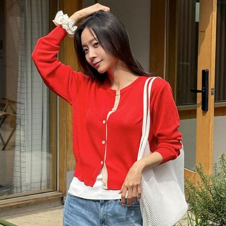 Dongdaemum Women’s Coats & Jackets, a testament to the elegance and quality of wholesale Korean fashion.