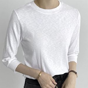 Dongdaemum Women’s Shirts, Tops & T-Shirts, a testament to the elegance and quality of wholesale Korean fashion.