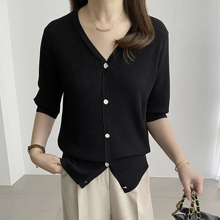 A variety of Dongdaemum Women’s Coats & Jackets, reflecting the sophistication of Korean fashion.