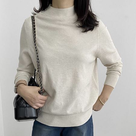 Dongdaemum Women’s Shirts, Tops & T-Shirts, a testament to the elegance and quality of wholesale Korean fashion.