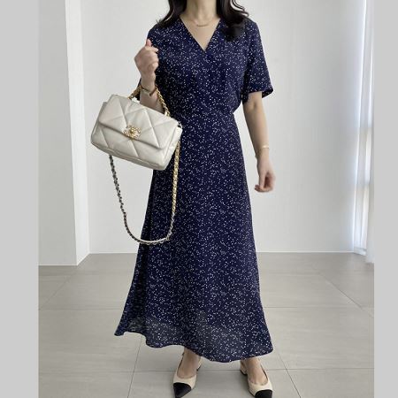 Dongdaemum Women’s Dresses, a testament to the elegance and quality of wholesale Korean fashion.