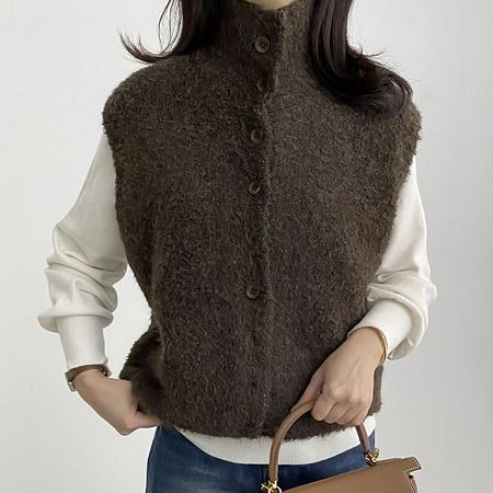 Dongdaemum Women’s Coats & Jackets, a testament to the elegance and quality of wholesale Korean fashion.