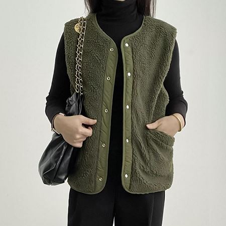 Dongdaemum Women’s Coats & Jackets, a testament to the elegance and quality of wholesale Korean fashion.