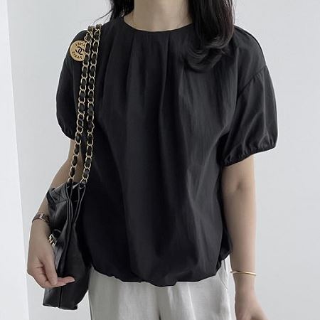 Dongdaemum Women’s Shirts, Tops & T-Shirts, a testament to the elegance and quality of wholesale Korean fashion.