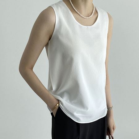 Dongdaemum Women’s Shirts, Tops & T-Shirts, a testament to the elegance and quality of wholesale Korean fashion.