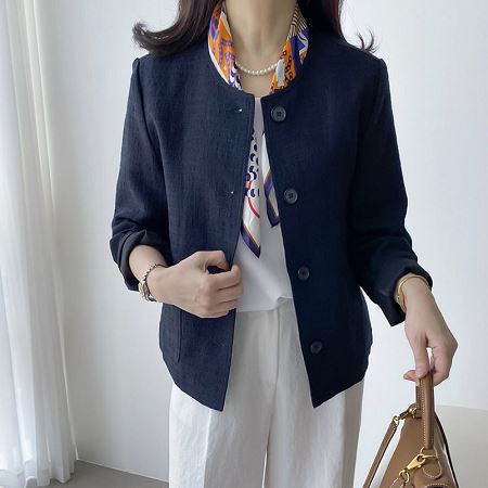 Dongdaemum Women’s Coats & Jackets, a testament to the elegance and quality of wholesale Korean fashion.