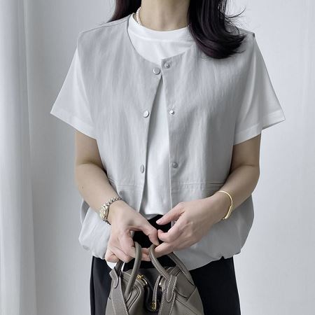 Dongdaemum Women’s Coats & Jackets, a testament to the elegance and quality of wholesale Korean fashion.