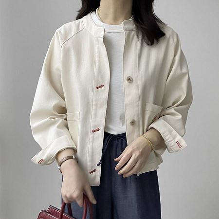 Dongdaemum Women’s Coats & Jackets, a testament to the elegance and quality of wholesale Korean fashion.