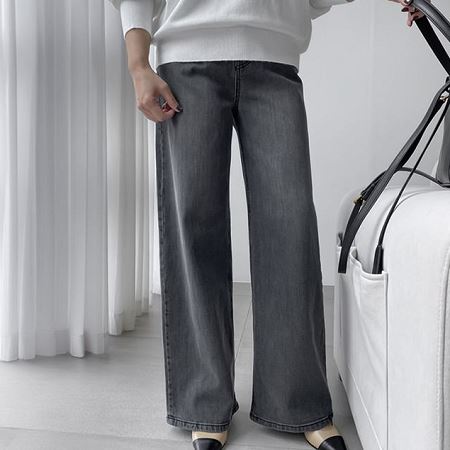Dongdaemum Women’s Pants, a testament to the elegance and quality of wholesale Korean fashion.