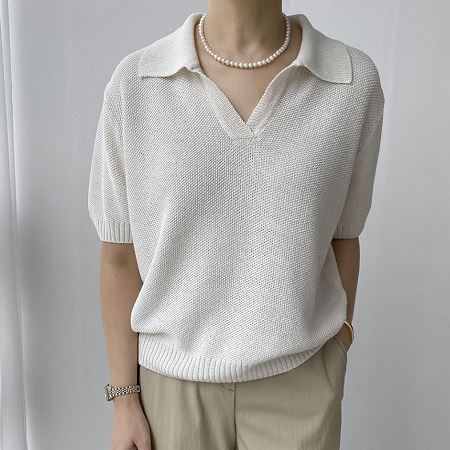Dongdaemum Women’s Shirts, Tops & T-Shirts, a testament to the elegance and quality of wholesale Korean fashion.