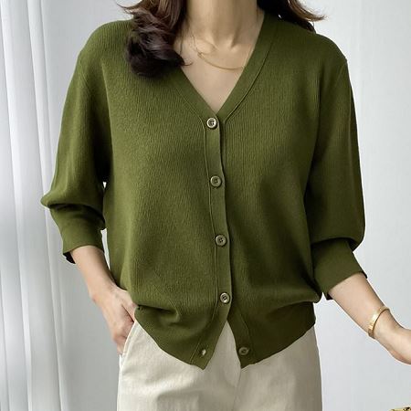 Dongdaemum Women’s Coats & Jackets, a testament to the elegance and quality of wholesale Korean fashion.